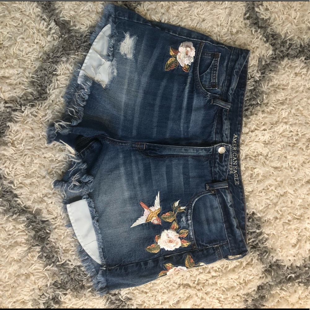 American eagle ripped jean shorts